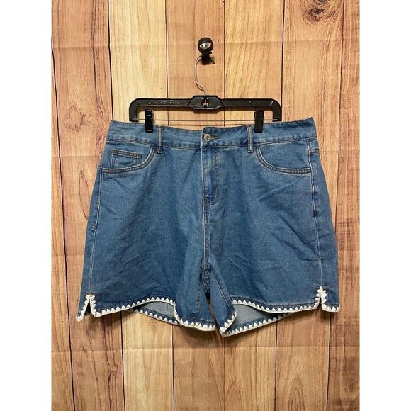 BLOOMCHIC 14 Embroidered Hem Wide-Leg Denim Shorts NWT blue jeans - Picture 4 of 10